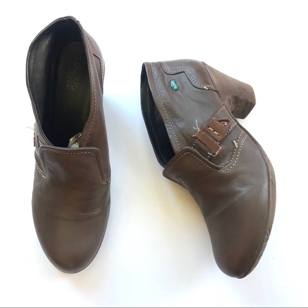 Cloud footwear women’s leather ankle bootie 8-8.5